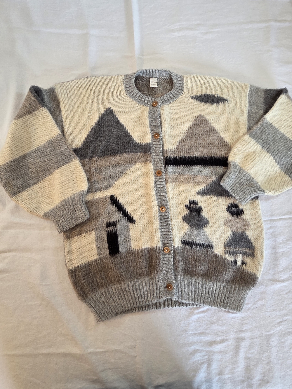 Ecuador Hand Made Women's Sweater.